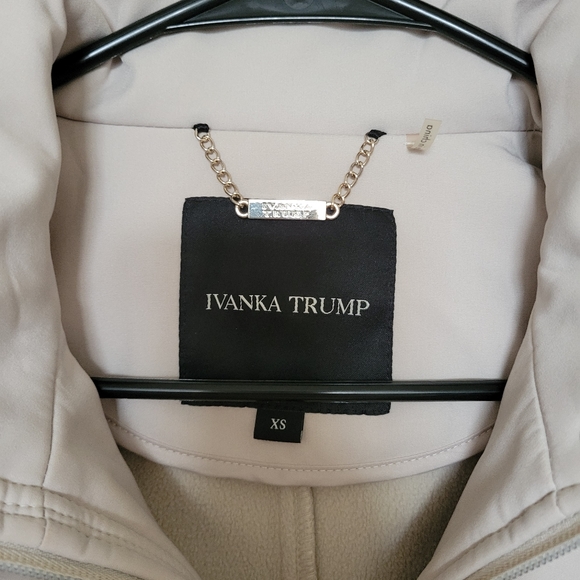 Ivanka Trump trench coat - Picture 2 of 8